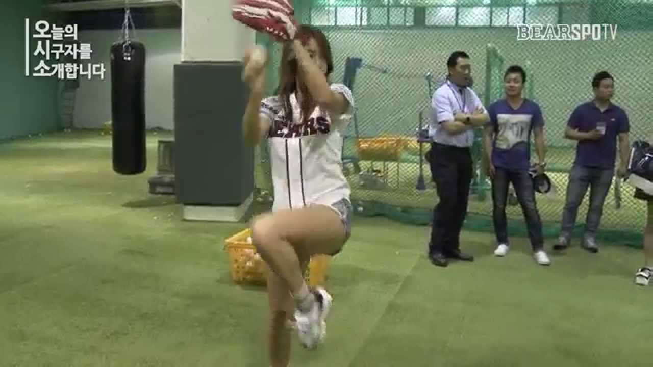 [오늘의 시구] 잠실야구장에 씨스타 소유가 떴다! (08.07)