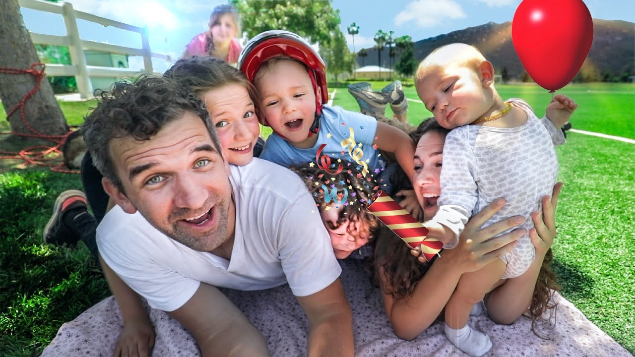 Happy Birthday Vlog | A Social Distancing Picnic w/5 Kids🎈