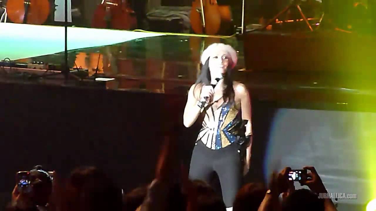 Anggun - Tua-tua Keladi (Live in Jakarta, 27 November 2011)