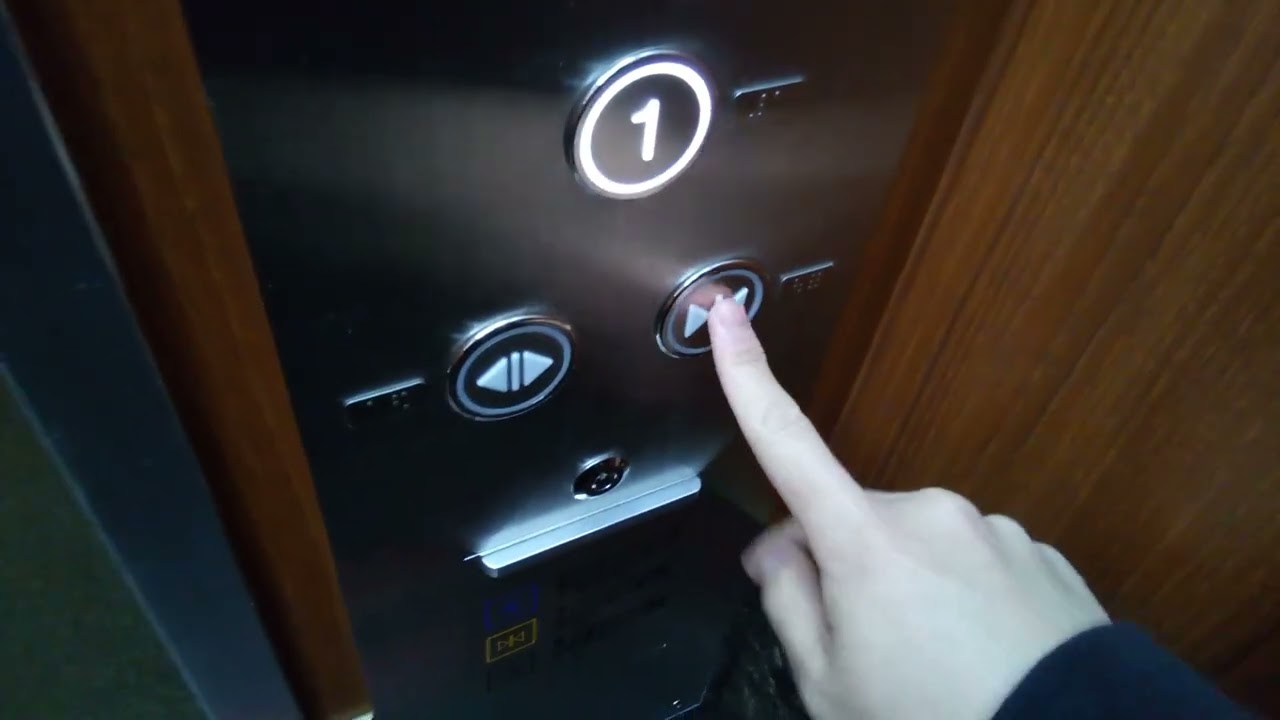 三好エレベータのエレベーター (元三菱)