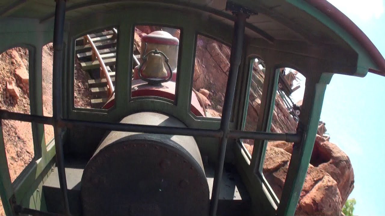 🔴東京ディズニーランド 最前列 ビッグサンダーマウンテン