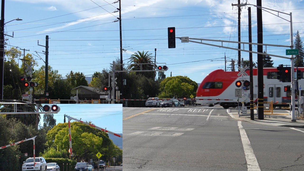 JPBX 325 & 336 Caltrain Trains Meet | *Hinged Gates* W Meadow Dr. Railroad Crossing Palo Alto CA