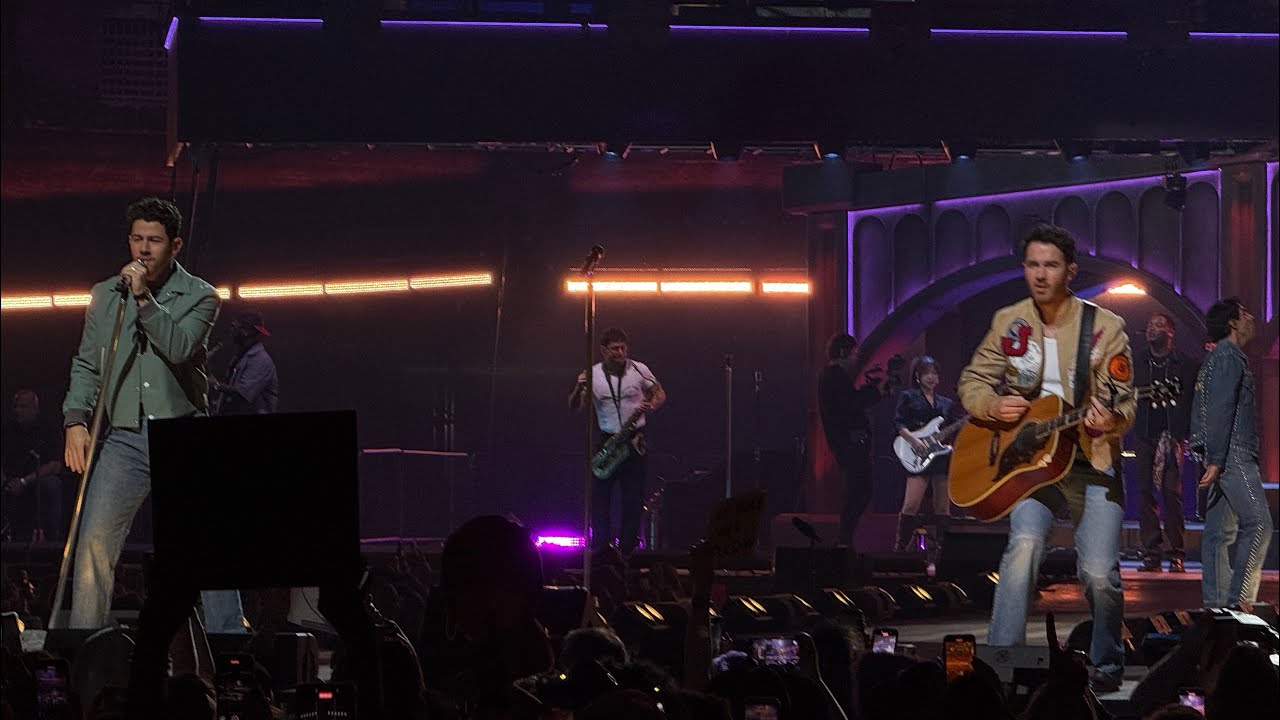 Jonas Brothers - Cake by the Ocean - Live in Charlotte, NC (11/5/25)
