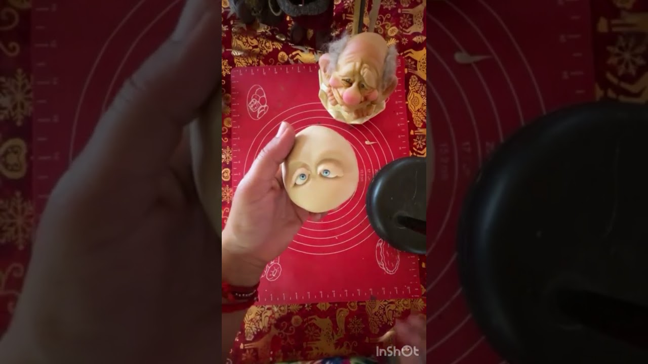 Rostro de duende en porcelana 