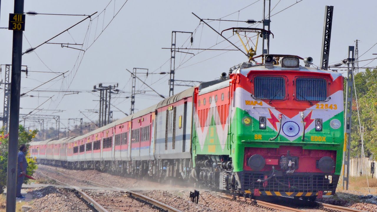 79th Republic day Special Loco From Erode ELS hauling 22157/58 CSMT - MS - CSMT Mail Express 