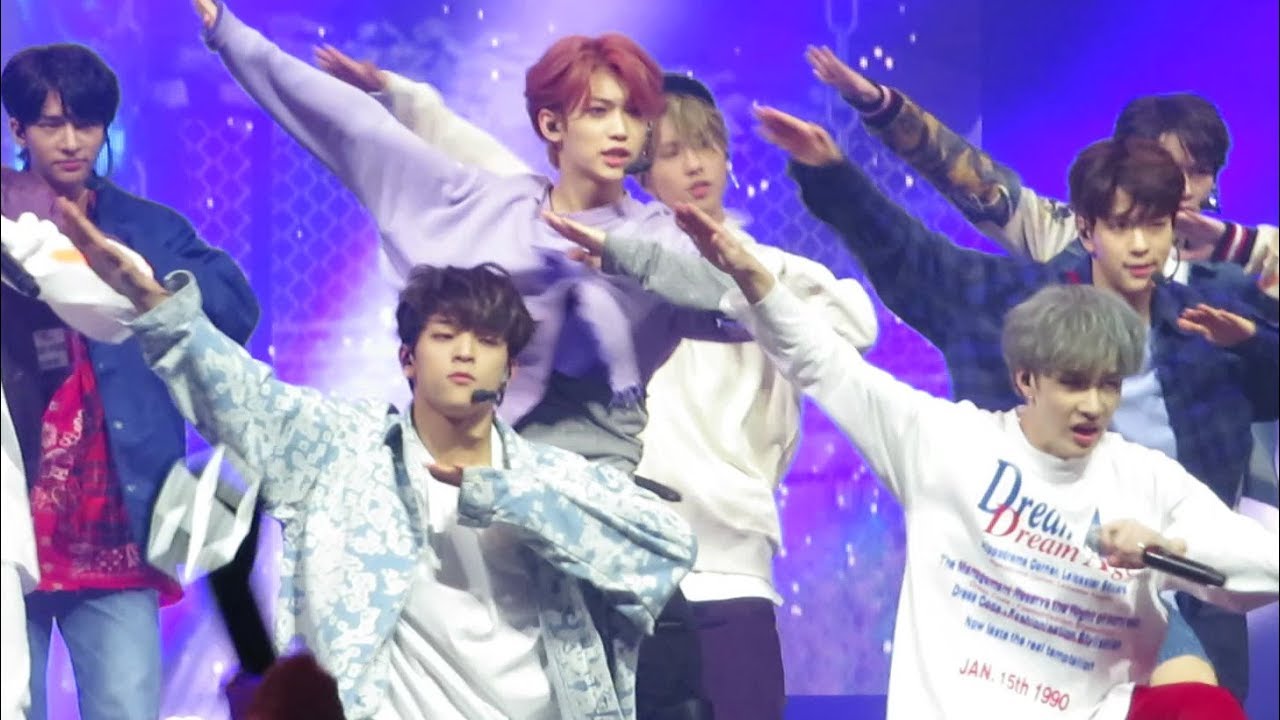 180915 STRAY KIDS (스트레이 키즈) - DNA (BTS), HARD CARRY (GOT7) (MUSIC BANK BERLIN)