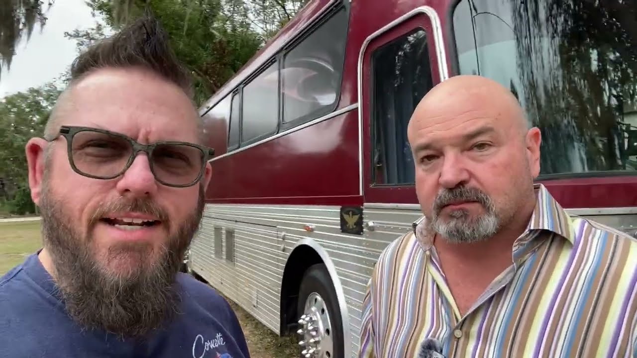 Bus Mania! Cypress View Studios Has Cool Bus Stories! #cars #carshow #tourbus   #bus