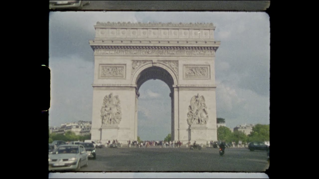 Paris in Super 8 - Kodak Vision 50d - Braun Nico S800 / 156 Macro - August 2022