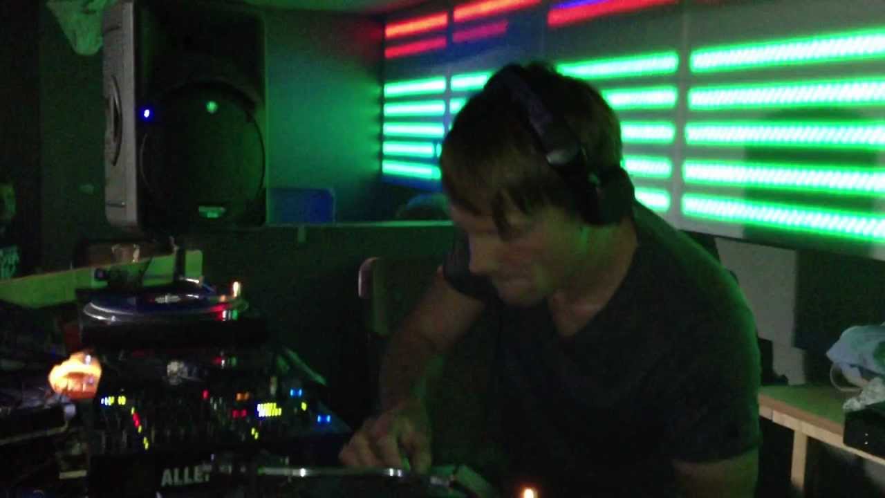 Dreamland Warm up @Lightplanke Club Bremen   DJ Genzo, MC Mad Melody, MC Raida, MC Little Monk
