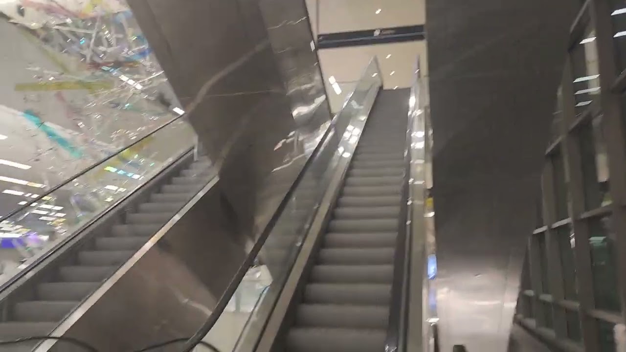 SLC airport passenger pick up