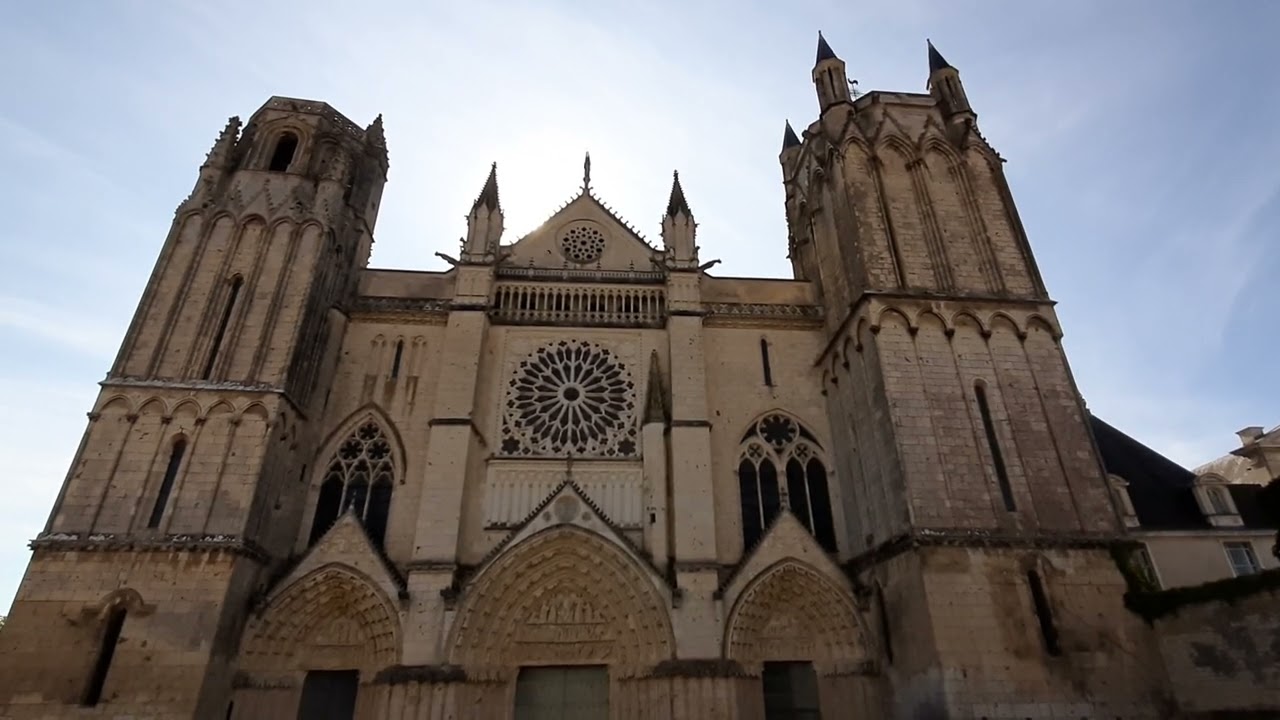 Cathédrale St-Pierre de Poitiers, cloches. Plénum de la tour nord.