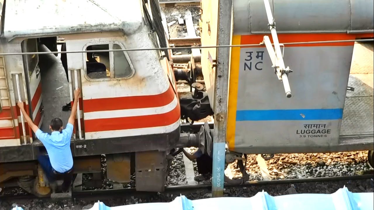 WAP-5 Loco coupling - KANPUR SHATABDI Exp & Departure from New Delhi