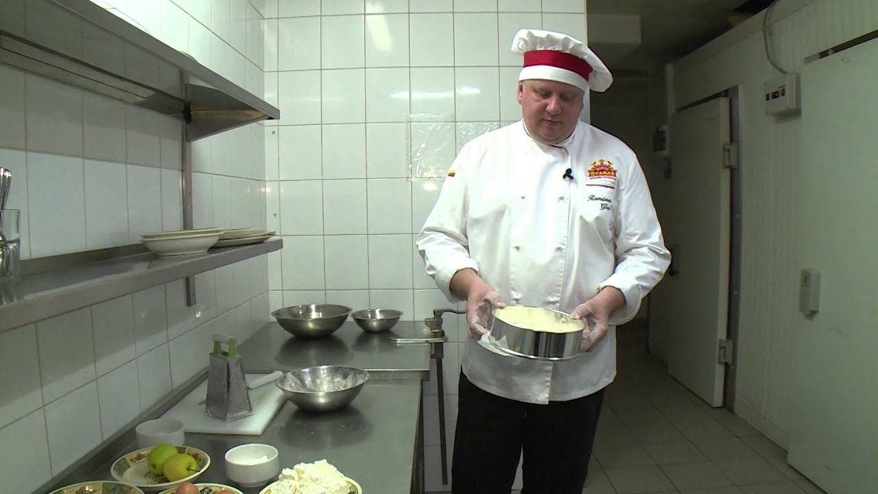 Restorano „Forto dvaras“ šefo Ramūno Giraičio siūlomas varškės pyragas