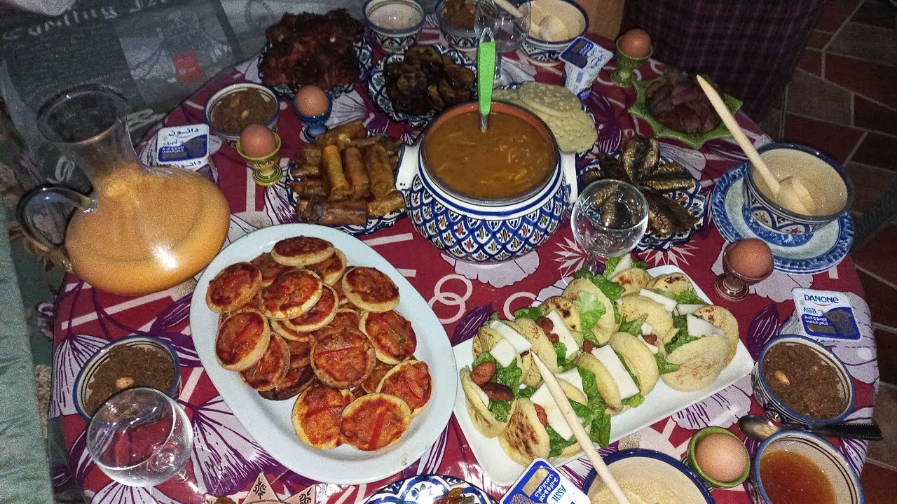   طريقة عمل (الحريرة)في مائدة شهر رمضان الفضيل المبارك مائدة متواضعة 