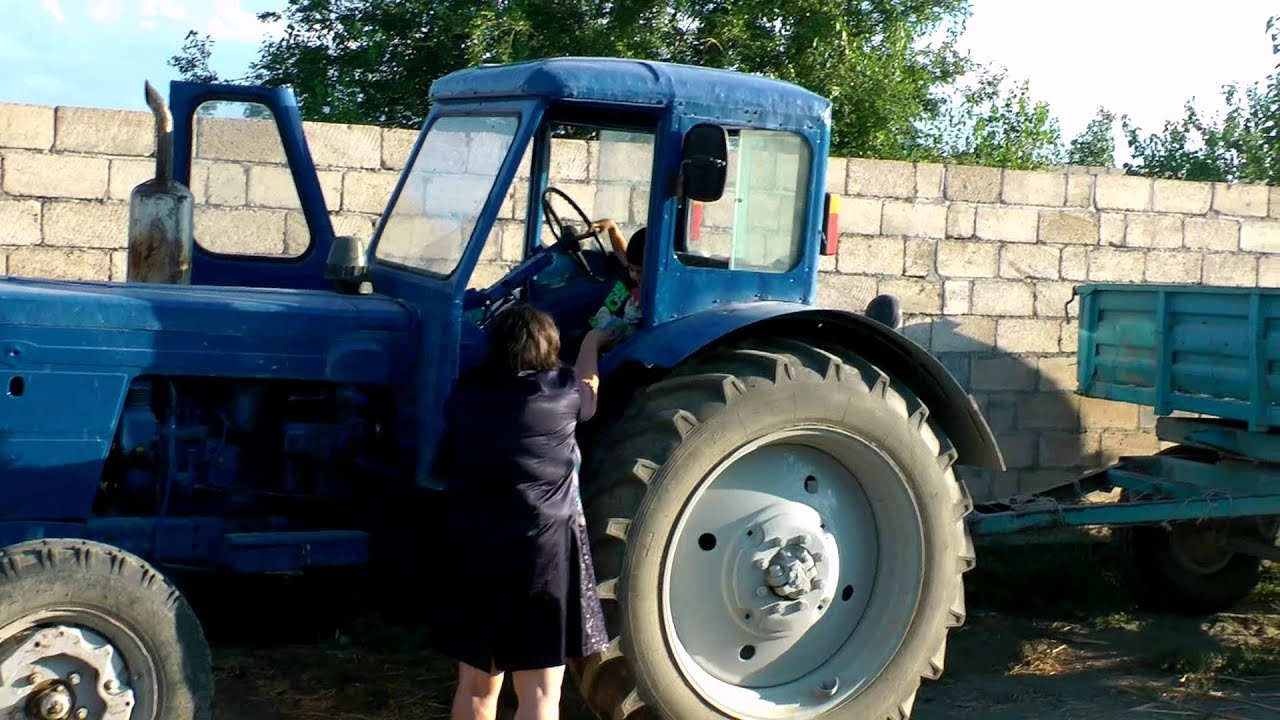2 yaşlı Davud Azizovun traxtorun üstündə hoqqaları_Mingəçevir səfəri
