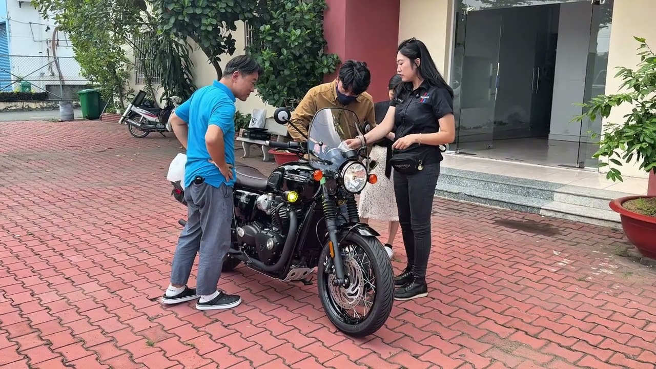 HÀNH TRÌNH GIAO XE BONNEVILLE T120 BLACK - Vẻ Đẹp Đẳng Cấp Của Huyền Thoại| Quỳnh Triumph
