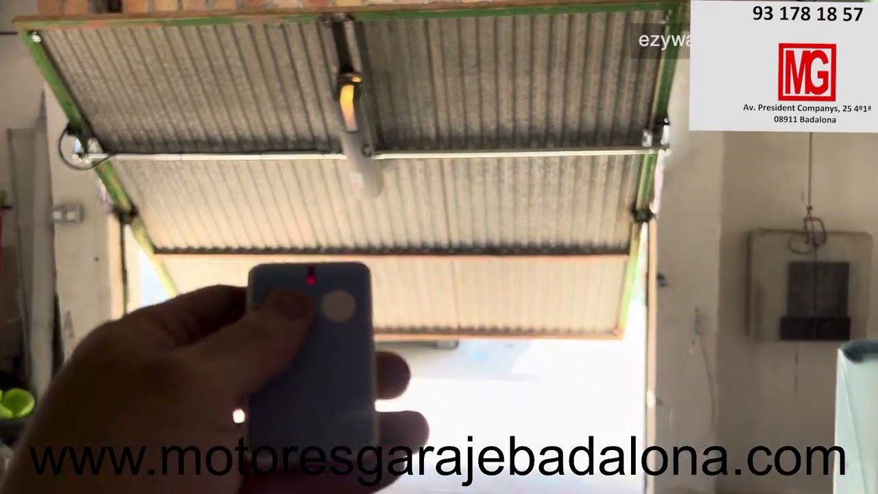 Realizamos instalación de motor en una puerta basculante de una hoja en garaje particular