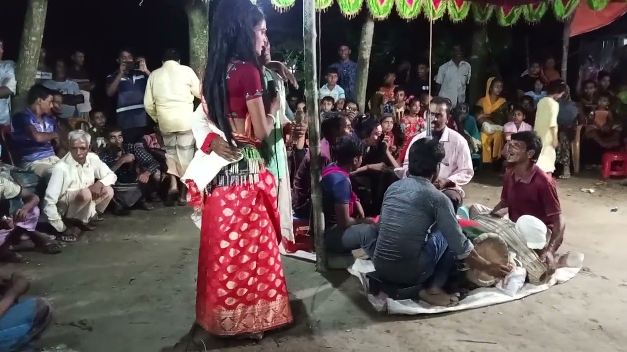 মাদারের গান মিঠাপুর ফকিরপাড়া গ্রামে মাদারের গান চলছে 
