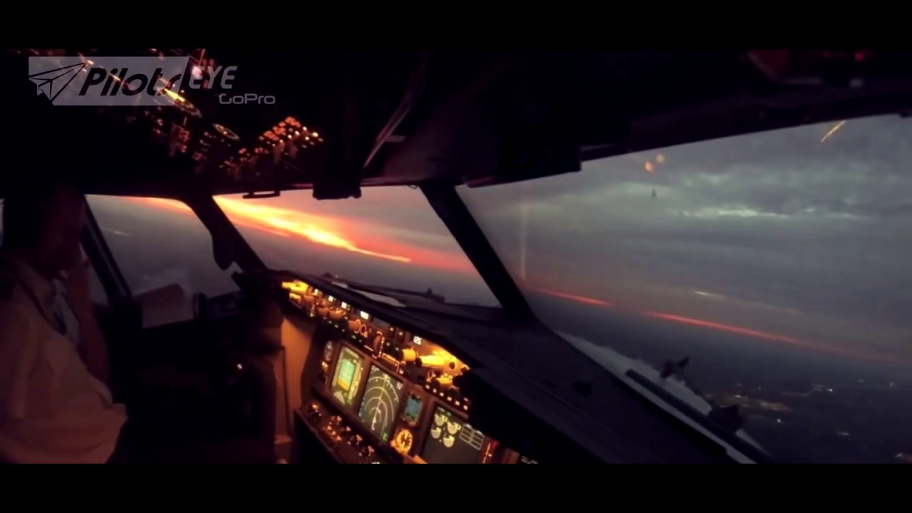 Beautiful Sunset Takeoff from inside the cockpit 737NG ᴴᴰ
