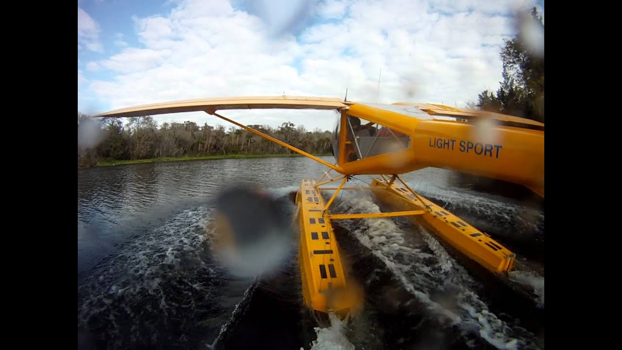 Iliya goes flying in the Aeroprakt A22