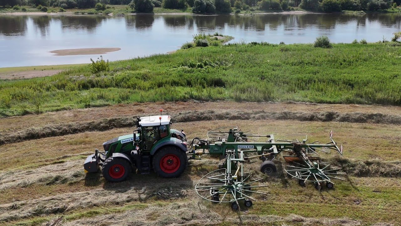 FENDT 828 mit ein  KRONE SWADRO 1400 am Schwanden an der Elbe / OSTERS & VOß / 4K