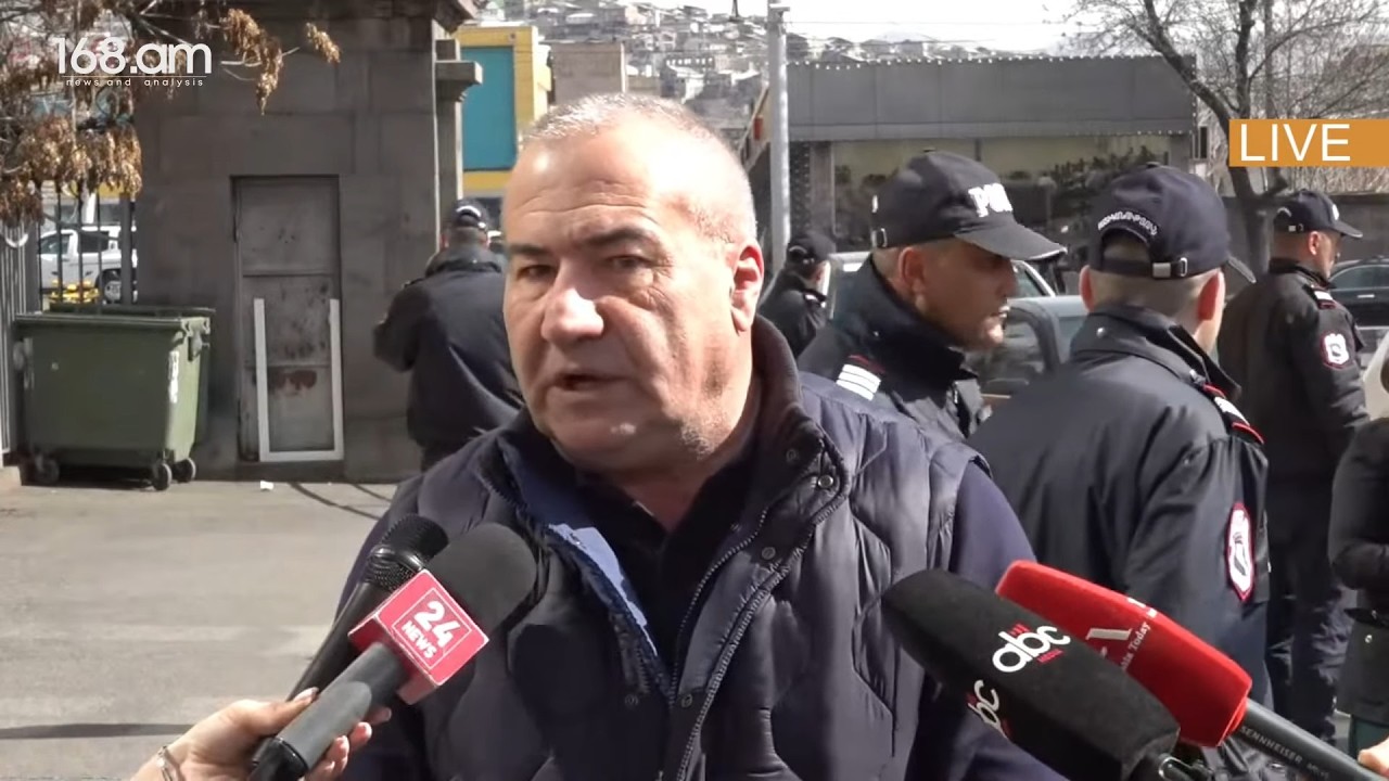 Այս ստակոլոլ գոյանքները հոգևորականների ոտքերի տակ փալասի պես փռված մնացին. Խաչիկ Մանուկյան