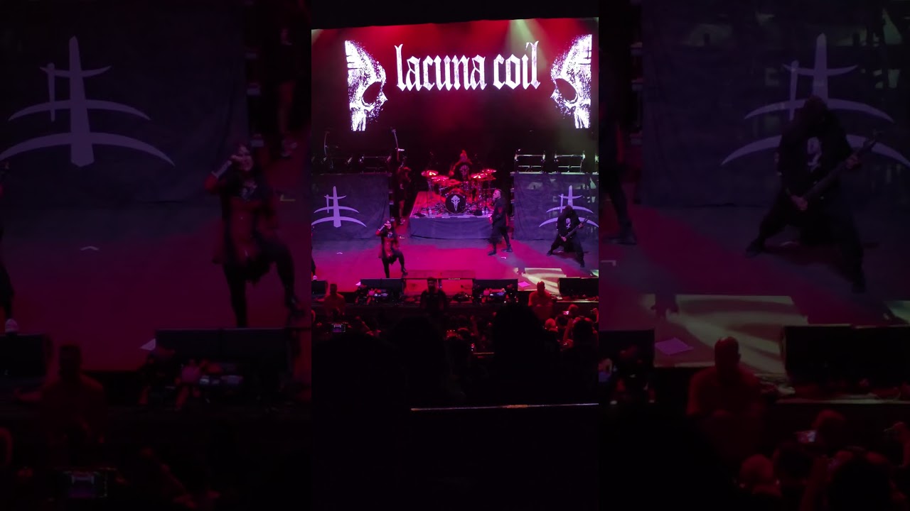 Lacuna coil live opening #lacunacoil #metal #gothic #show #live #concert #cristinascabbia
