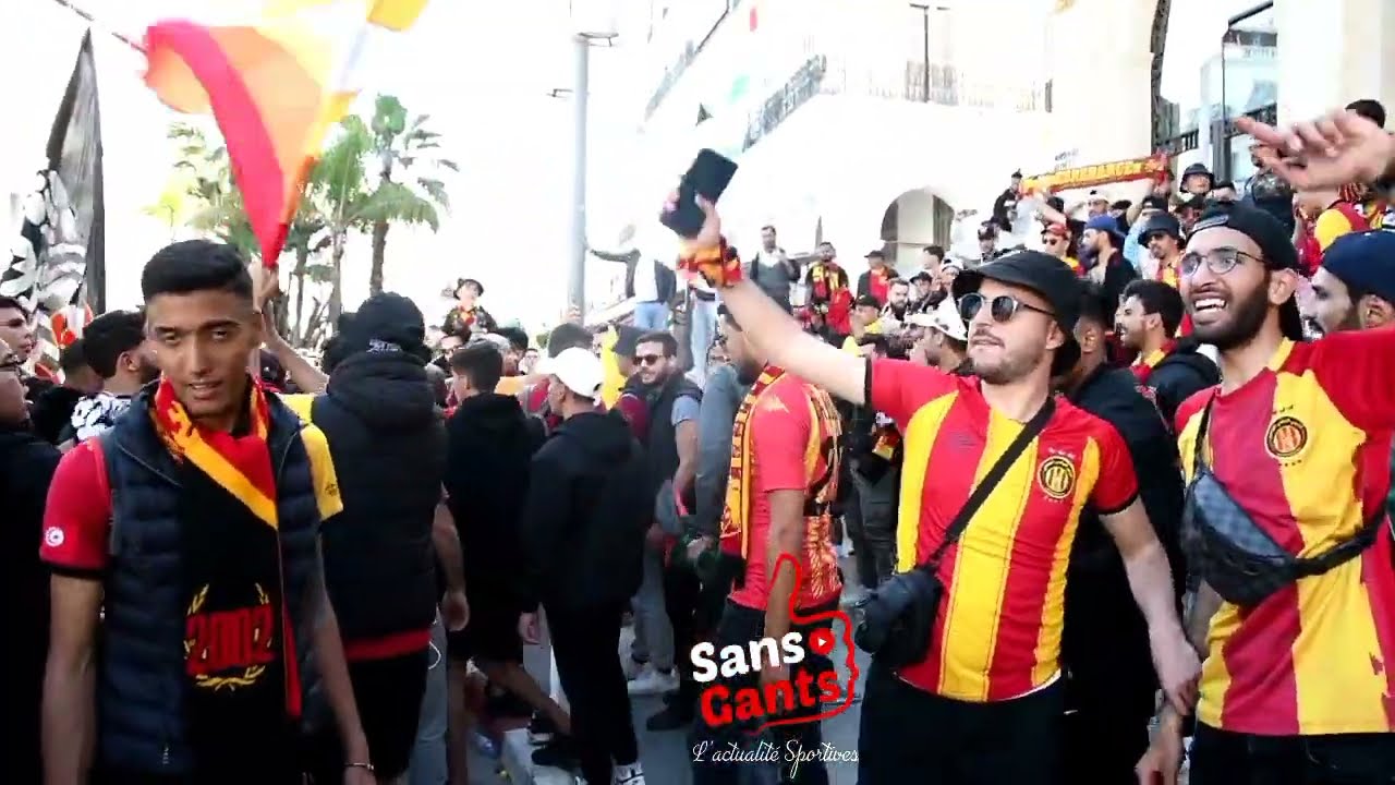 أجواء جماهير الترجي ملوك التنقلات في زدمة تاريخية الى الجزائر يوم العيد  قبل مواجهة شبيبة القبائل