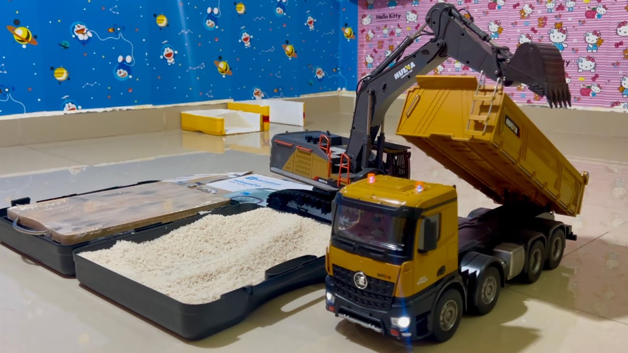 A truck came to transport the rice to be stored in 3 warehouses. 😱 #car #excavator #viral 