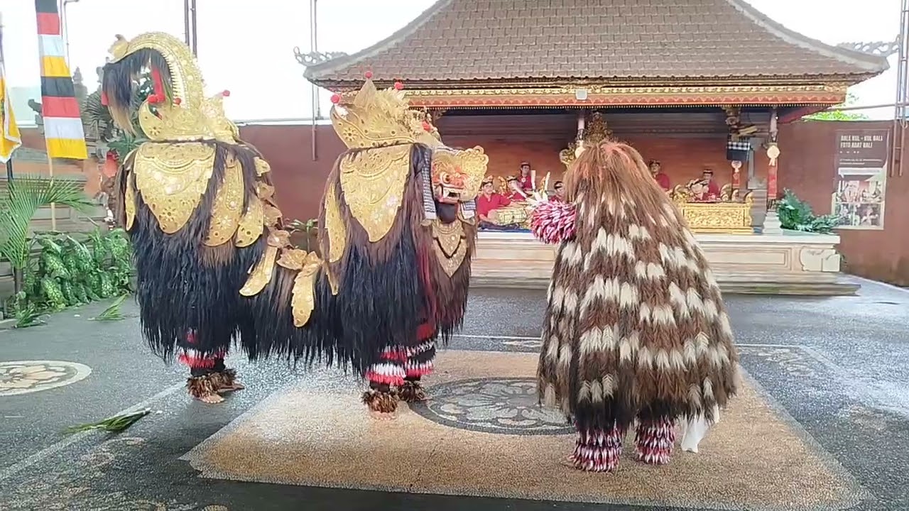 Sendratari Barong di Bali 