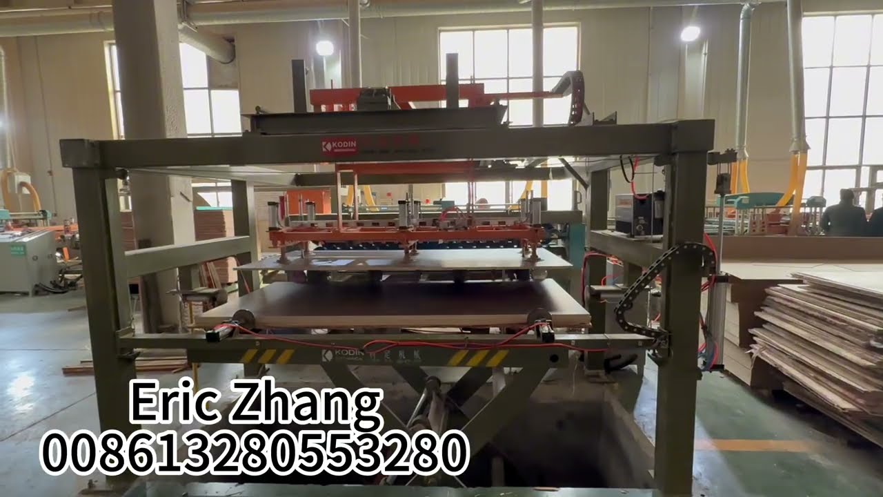 Plywood making machine - Roller cutting saw