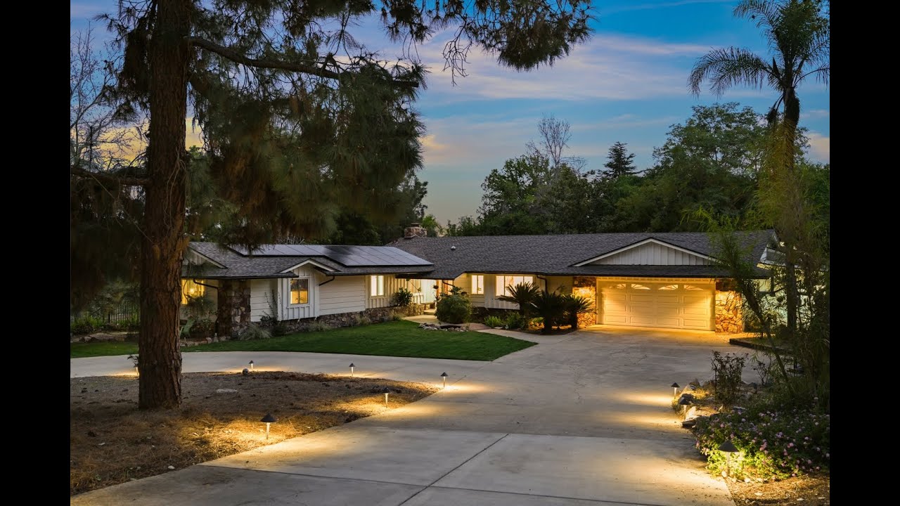 8615 Mariposa St, La Mesa, CA 91941