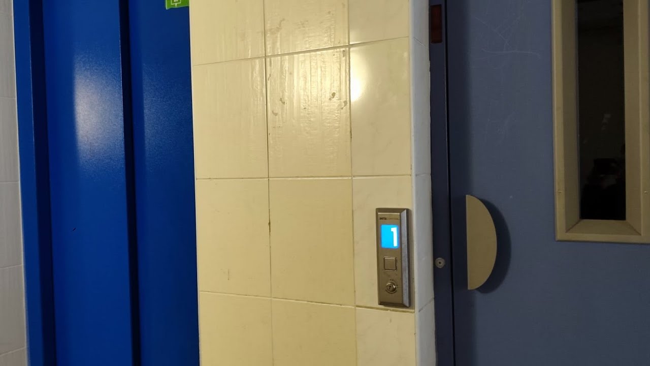 2021 Betacontrol And 2014 Výtahy traction elevator ride! (Svážná 5-Brno,Czechia🇨🇿)
