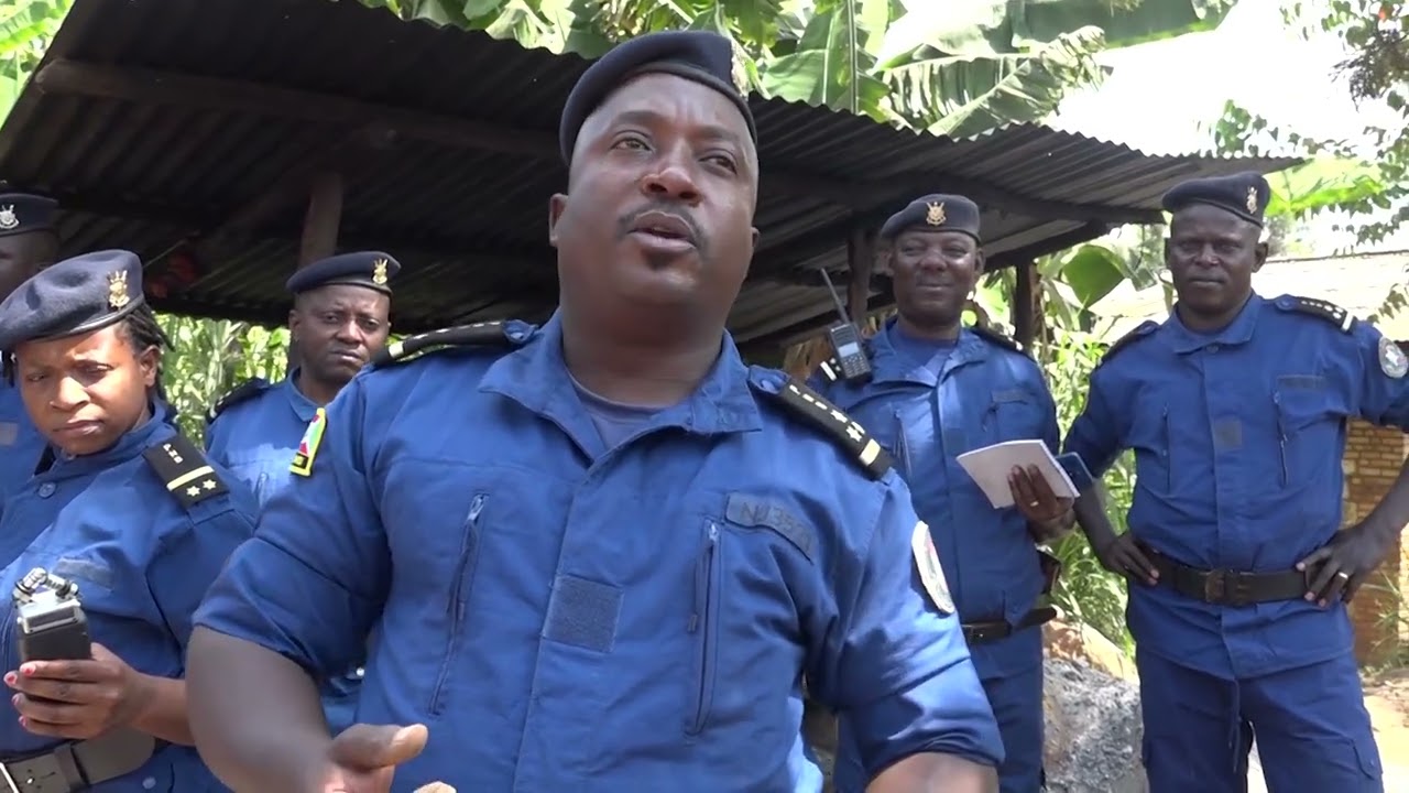 UMUGENDUZI MUKURU W'IGIPOLISI MU NTARA YA RUTANA KWIRABIRA IBIKORWA VY'ITERAMBERE BARIKO BARARANGURA