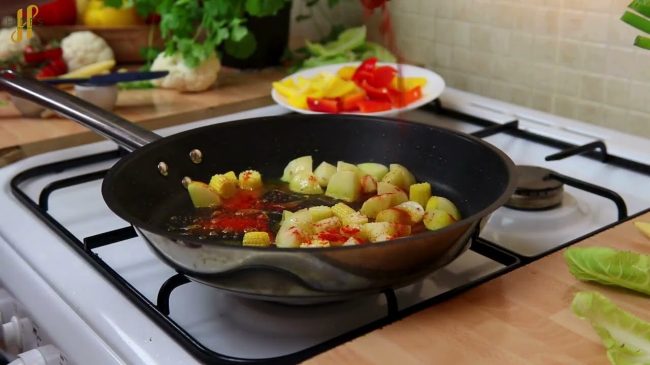 Discover the secret to vibrant cooking – Authentic Kashmiri Chilli Powder!