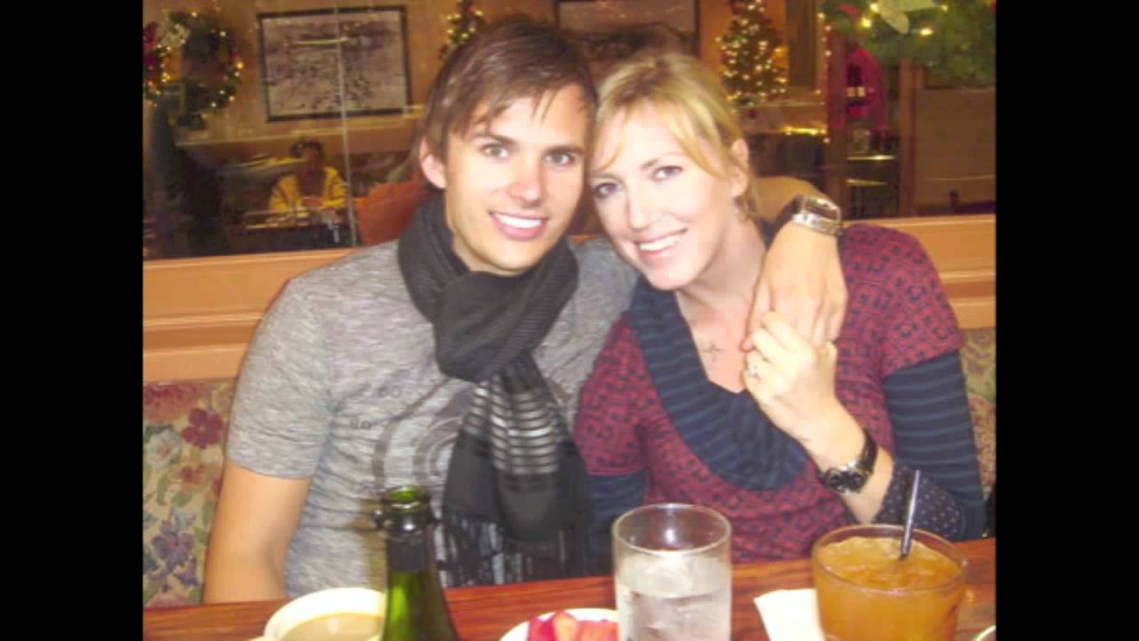 Dan Wheldon Killed In IndyCar Crash