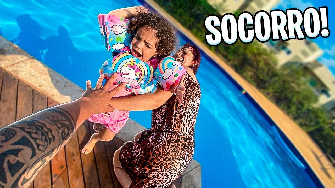 MEU PAI ME EMPURROU NA PISCINA *chorei *