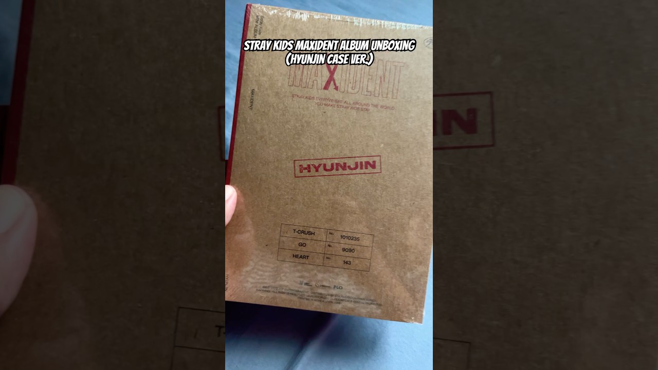 Stray Kids Maxident album unboxing - Hyunjin Case version 