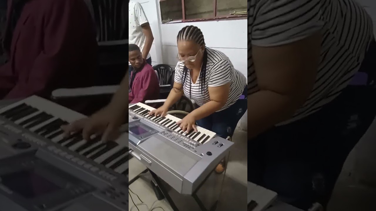 Minister Vivian Karolus