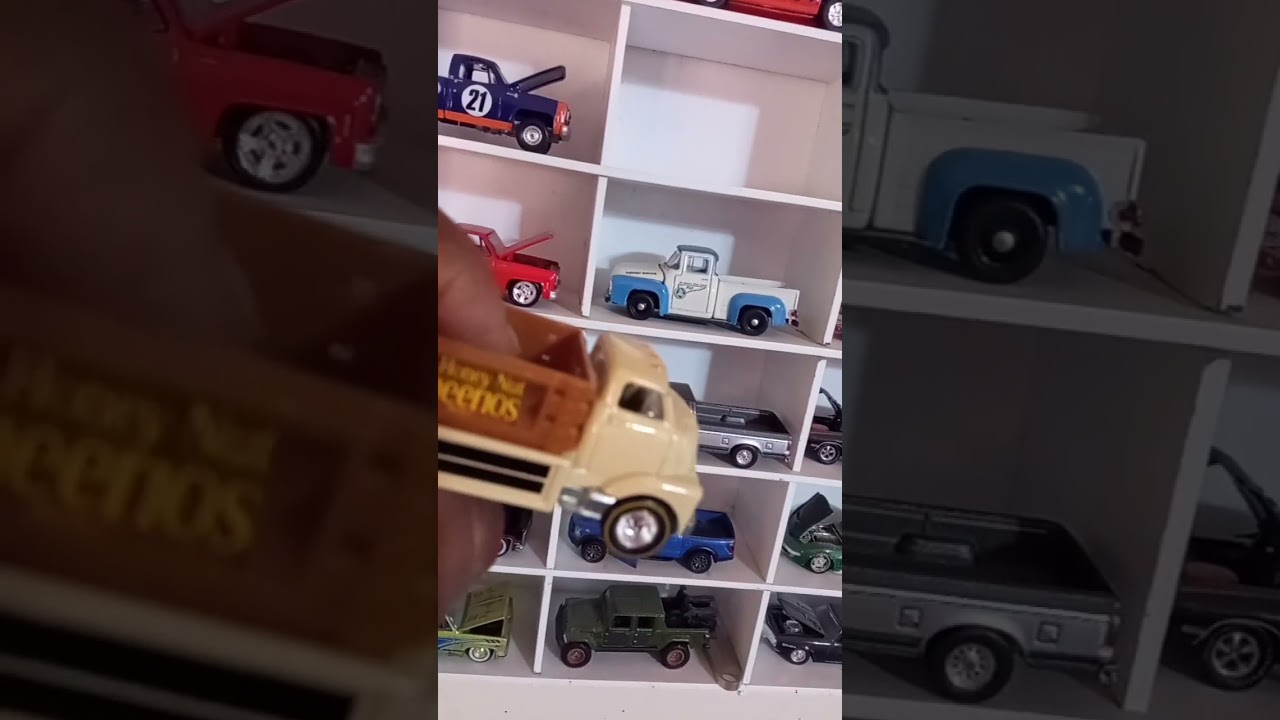 #coleccionista a escala #sigueme para m&aacute;s videos #hotwheels #gomas #viralvideo