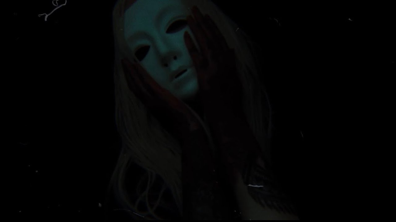 ➕Masked Movment➕ I feel like I can turn into someone else when I am put my masks on ➕Maria Brink➕