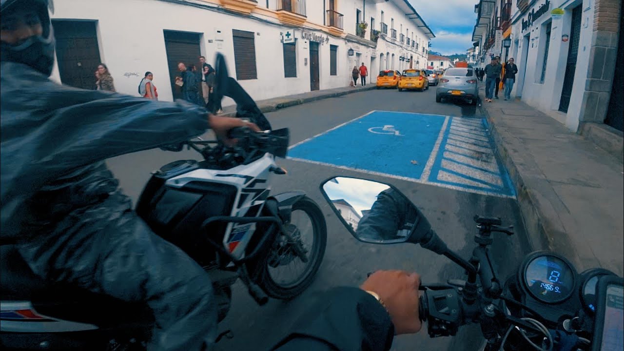 ¡PELEA en el tráfico! 🤬 Candeleando fuerte en Popayán (NKD 125)