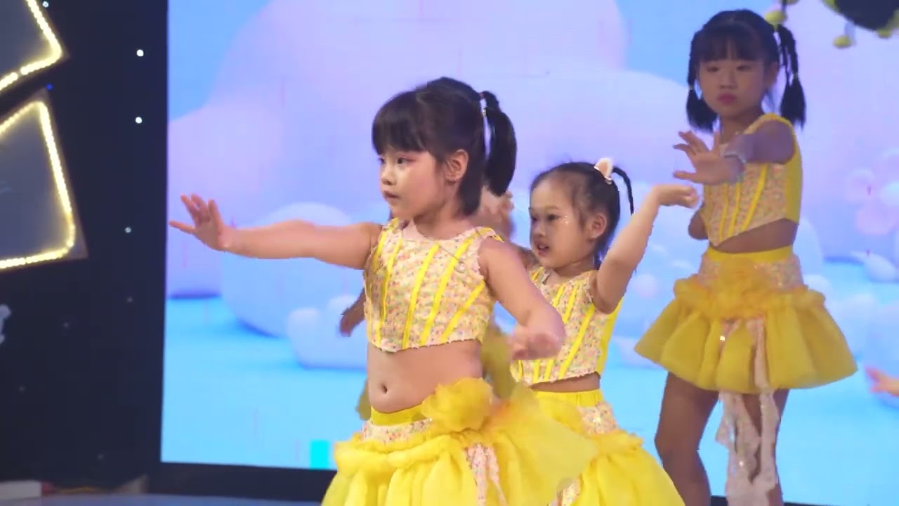 Bumble bee ( cô Ánh) 