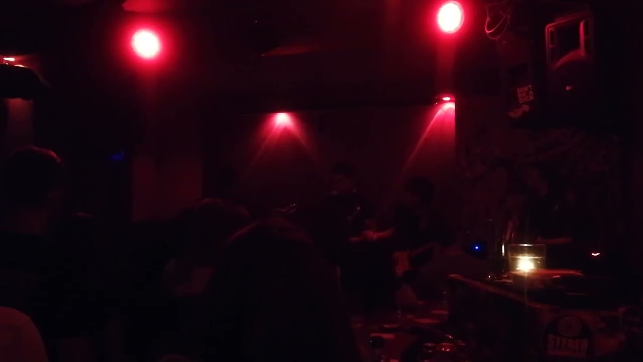 Cadavre de Schnaps - Warm People Live