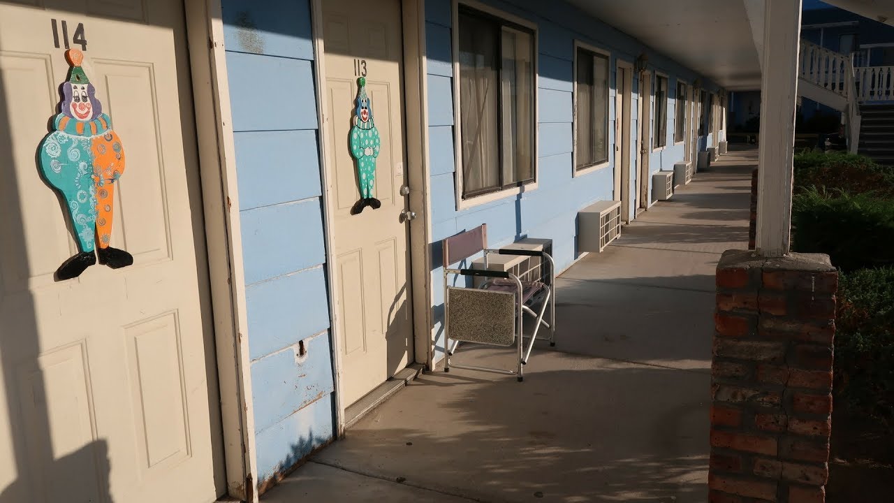 Creepy Clown motel