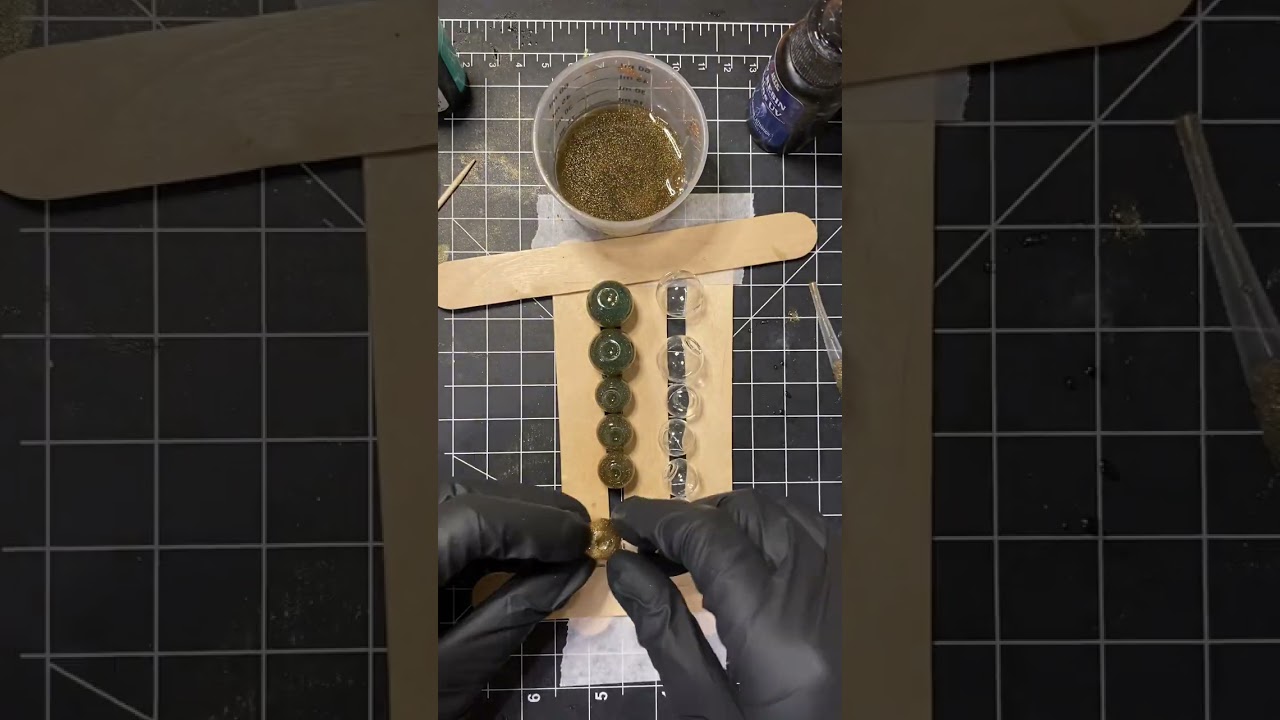 Colour change liquid core sharp edge dice tutorial!