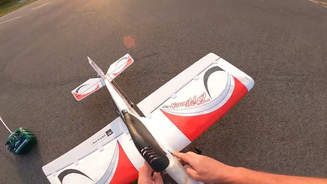 First time flying RC Airplanes part 1 of 2