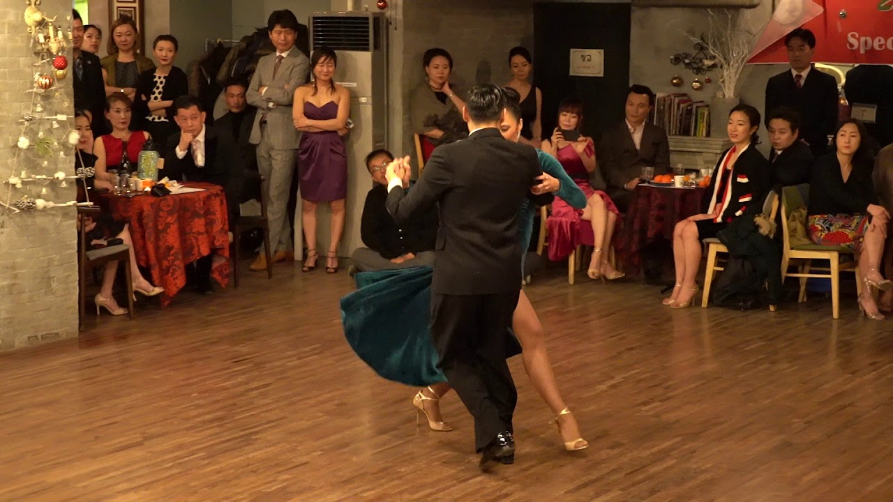 Ana Barros y Facundo Arnedo - Mala Junta - (2019/12 NOBLE MILONGA)