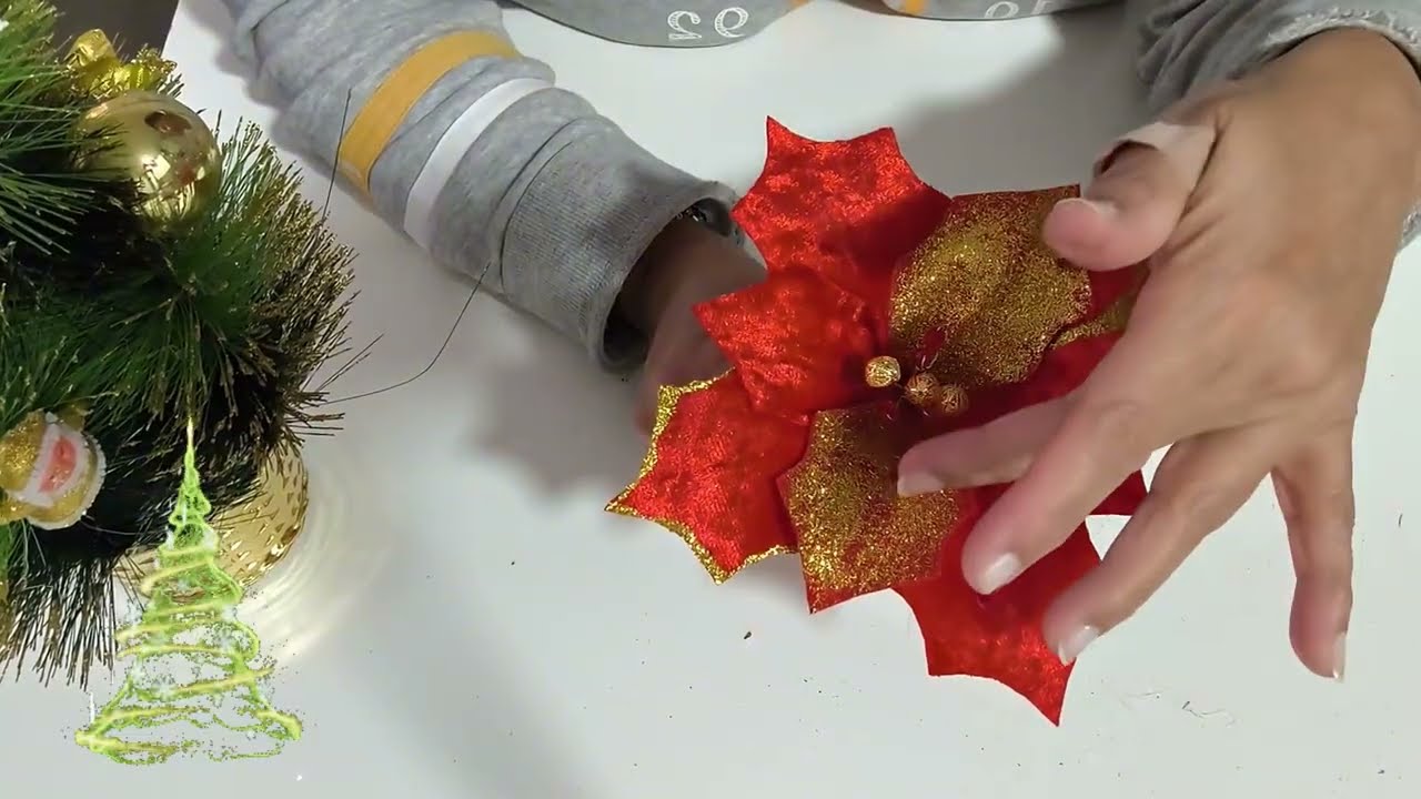 FLOR NAVIDEÑA EN TERCIOPELO