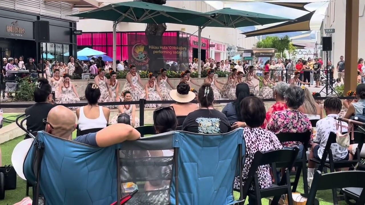 Hālau Hula ‘O Hokulani-Lei Day at Ka Makana Ali’i.